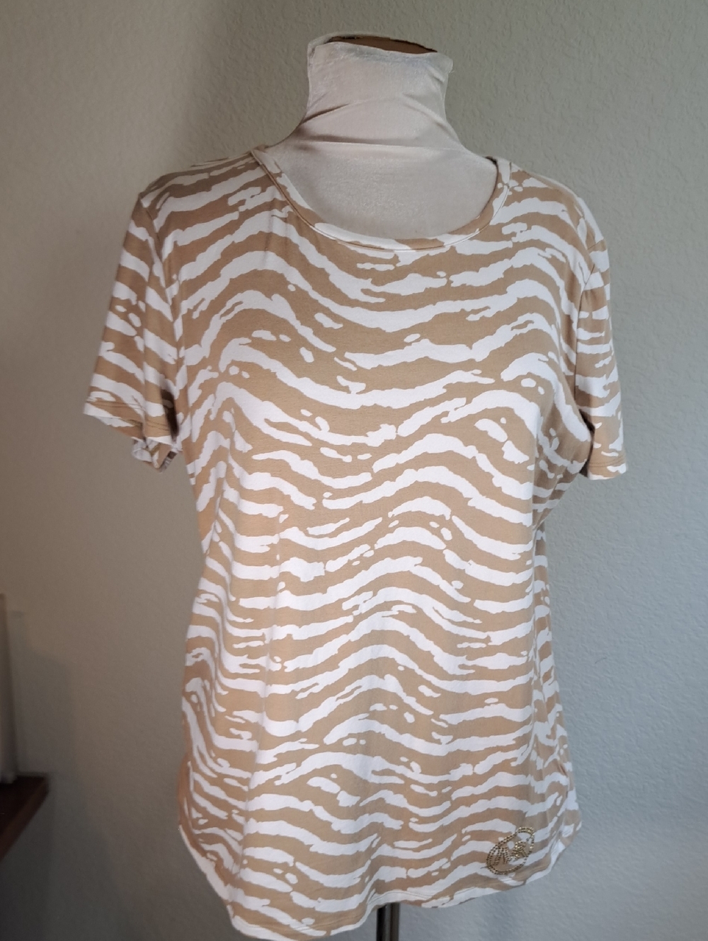 MICHAEL Michael Kors Zebra Print Tees — Black/White & Beige/White XL Set of 2 - Picture 2 of 15